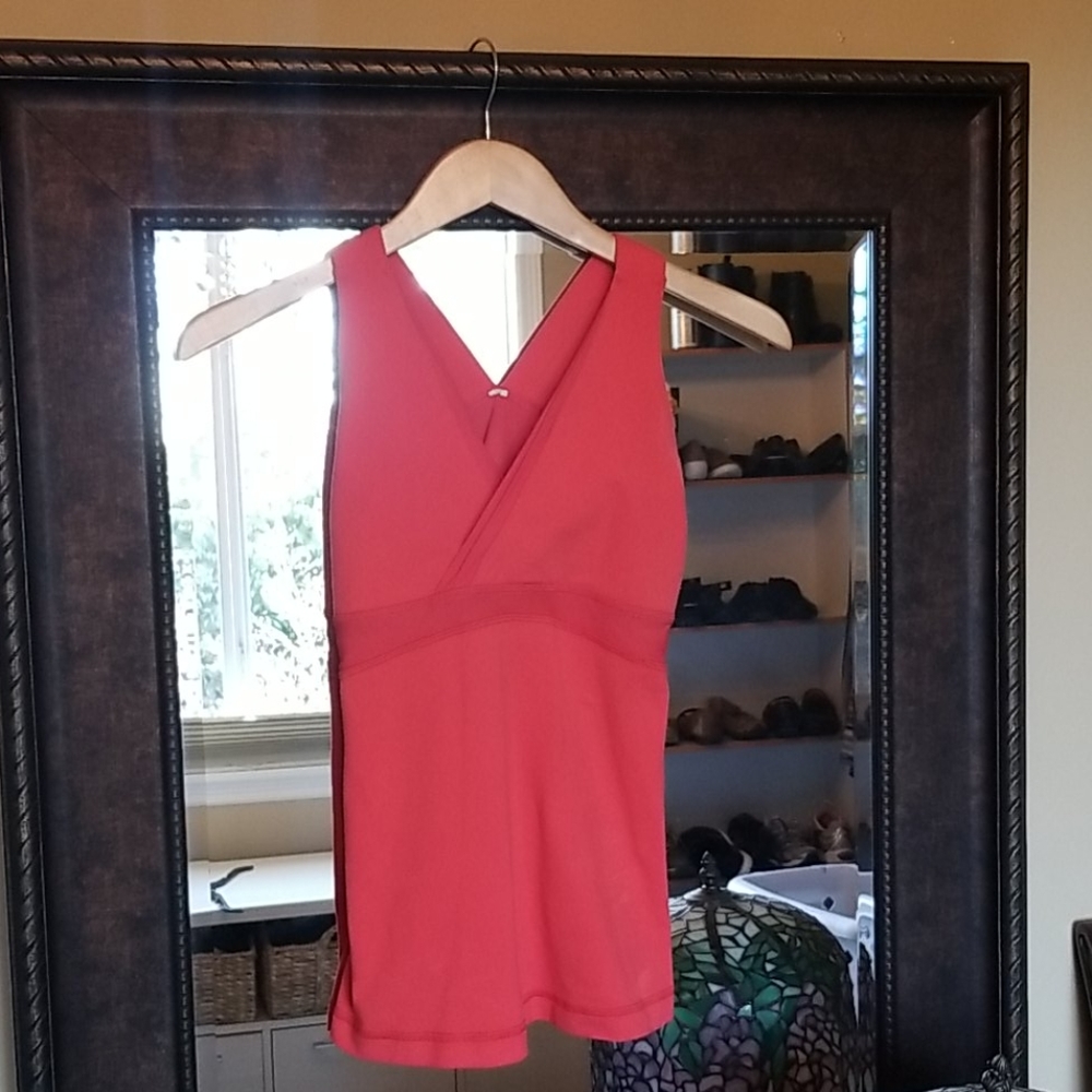 Lululemon dark orange/red tank top size 6